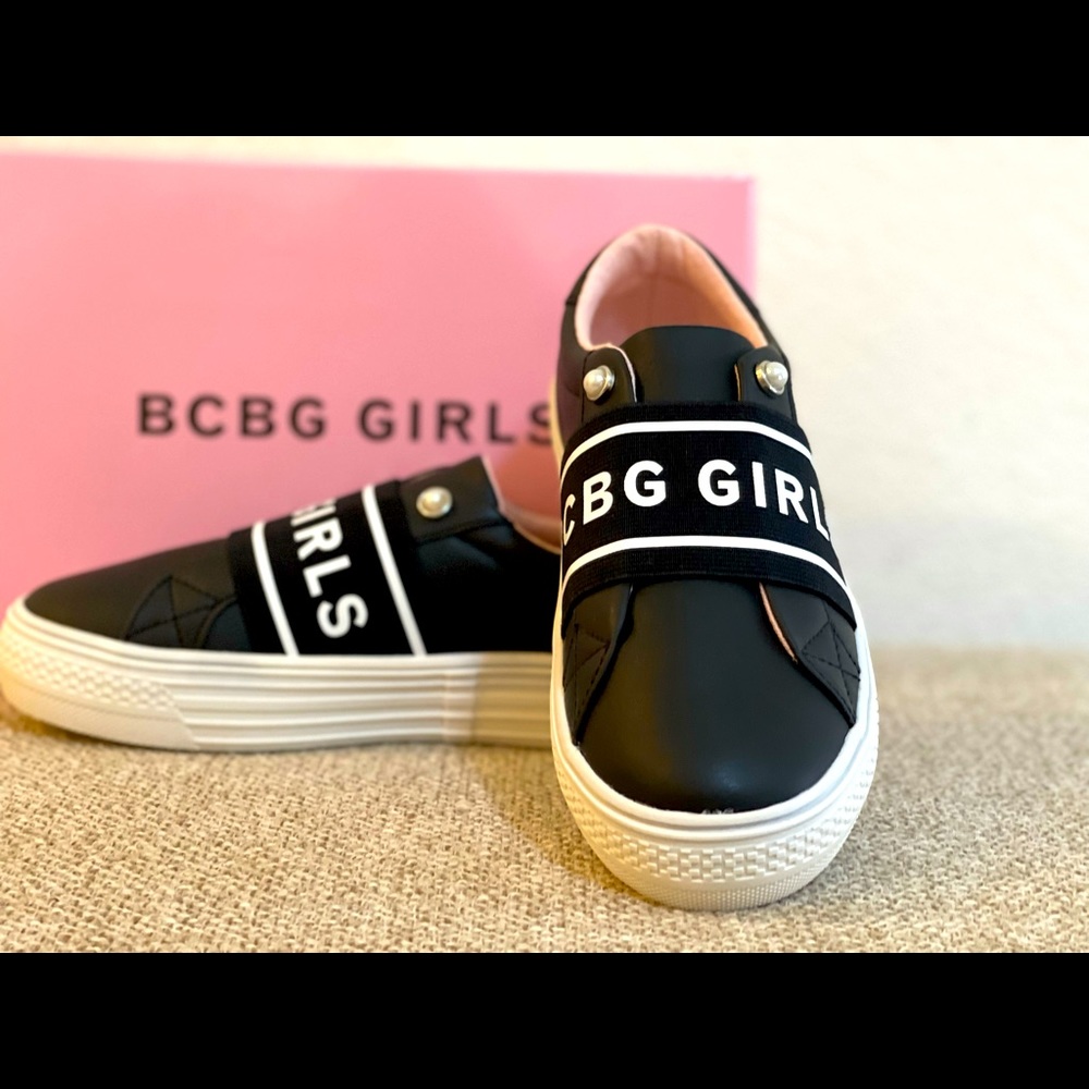 BCBG Girls size2 Black Marley slip on sneaker